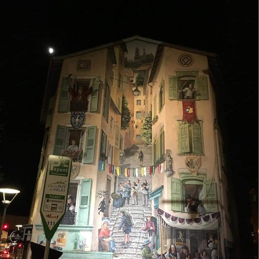 Le Puy-en-Velay Maison Au Loup - Superbe Ancien Hotel Particulier Du Xvie Siecle Au Coeur De La Vieille Ville Du Puy المظهر الخارجي الصورة