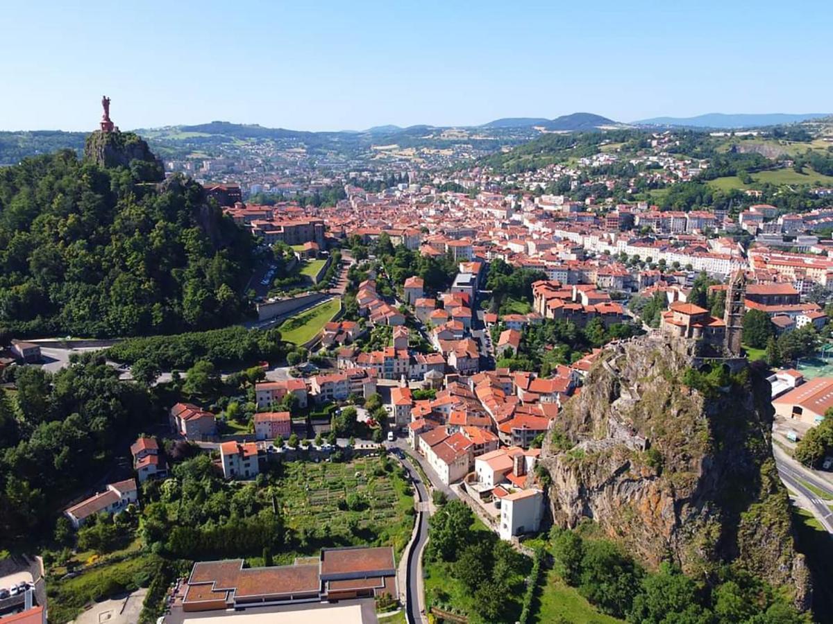 Le Puy-en-Velay Maison Au Loup - Superbe Ancien Hotel Particulier Du Xvie Siecle Au Coeur De La Vieille Ville Du Puy المظهر الخارجي الصورة